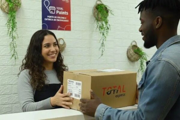 Total Express e Melhor Envio firmam parceria para impulsionar a logística de pequenas e médias empresas