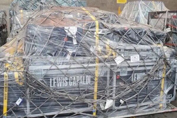 Viracopos começa a receber equipamentos de bandas para apresentações no Lollapalooza 2026, em São Paulo, SP