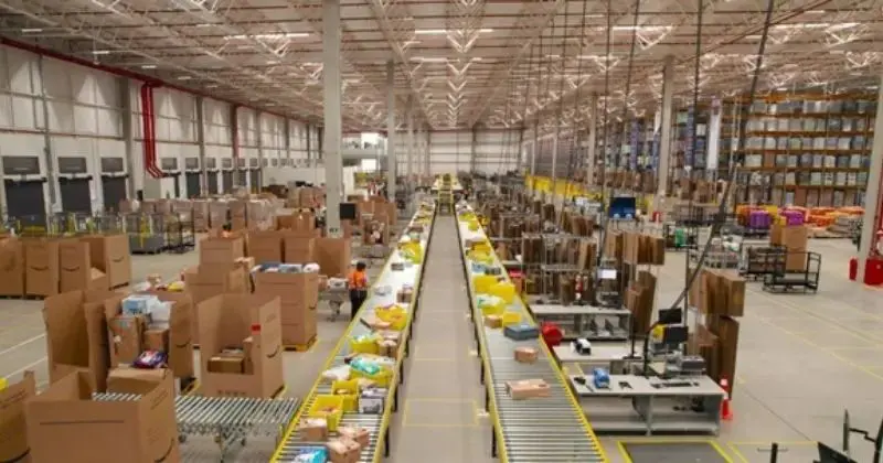 Amazon Brasil chega a 300 centros logísticos e amplia oferta de entrega rápida em todos os estados