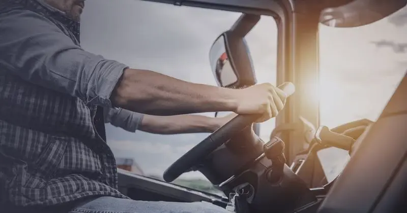 Queda nas vendas de caminhões impulsiona receita recorrente no transporte, sinaliza Platform Science