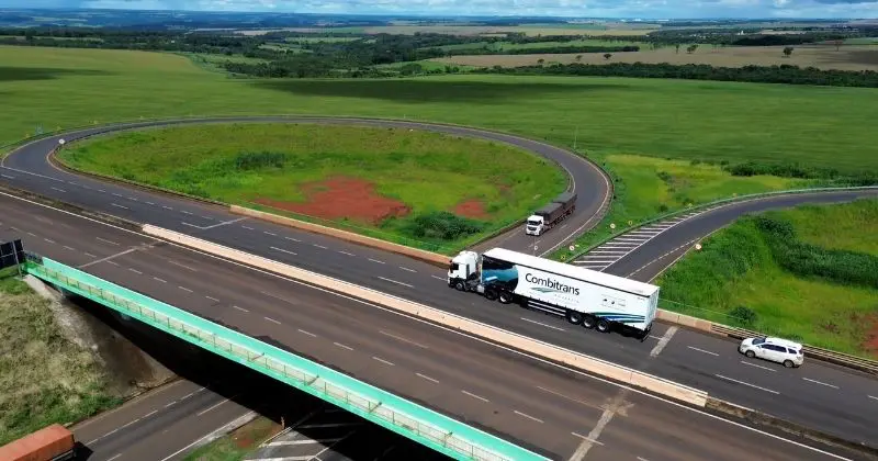 Combitrans amplia operação no modal rodoviário com 50 novos implementos e prevê expansão em 2026