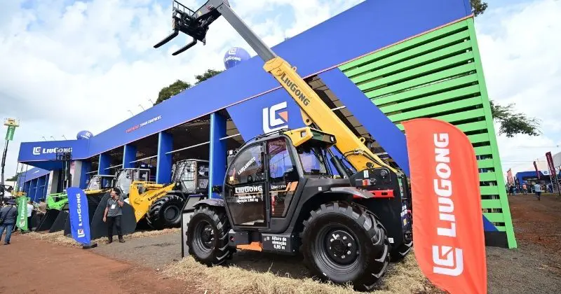 LiuGong amplia atuação no Brasil com lançamentos de manipulador telescópico, empilhadeira off-road e guindastes