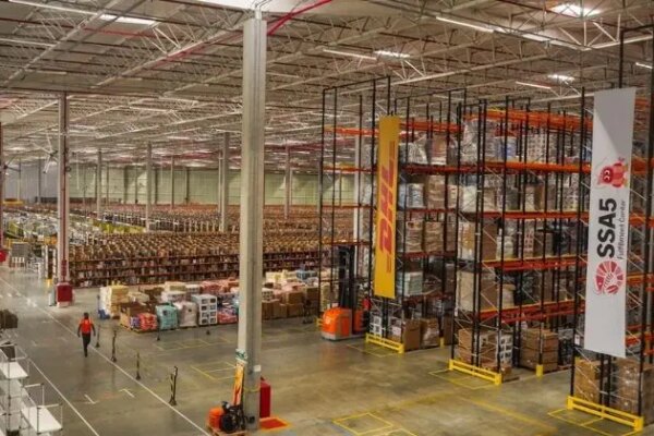 Novo CD da Amazon em Salvador, BA, operado pela DHL Supply Chain, acelera entregas no Nordeste