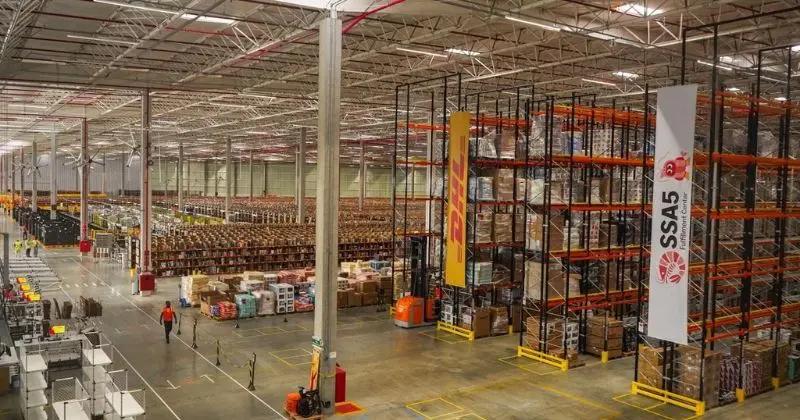 Novo CD da Amazon em Salvador, BA, operado pela DHL Supply Chain, acelera entregas no Nordeste