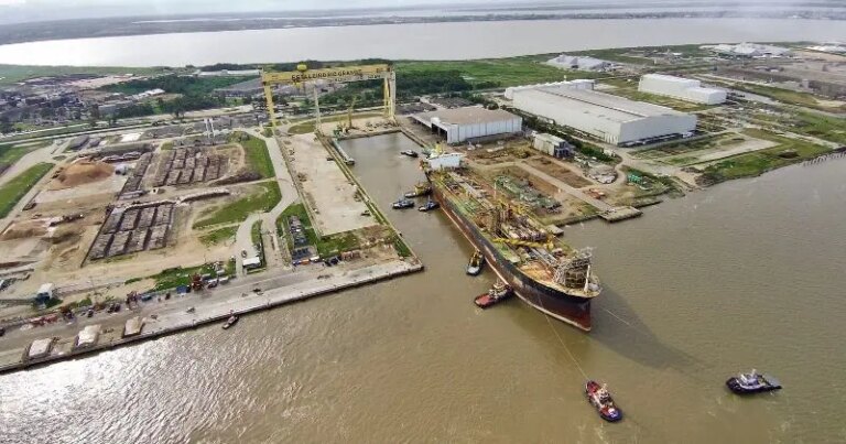 Ecovix assina contrato para a construção de quatro navios MR1 para a Transpetro