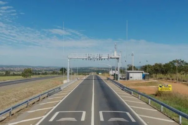 Infraestrutura rodoviária avança com duplicação da SP-333, nova fase da Rota Verde Goiás e expansão do free flow nas rodovias brasileiras