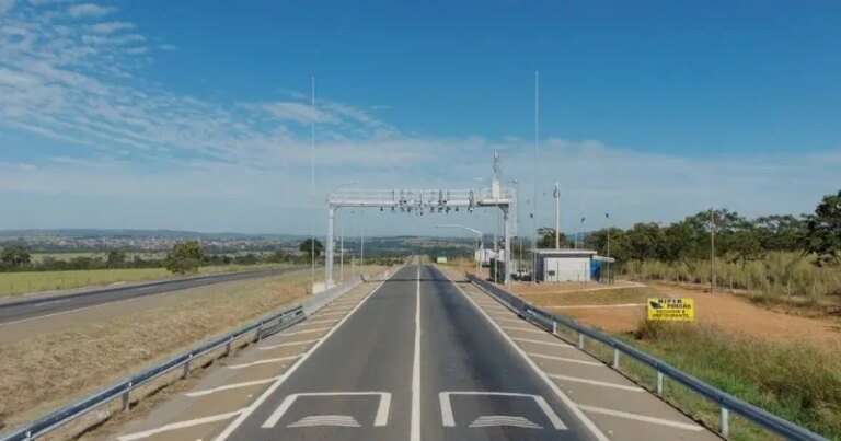 Infraestrutura rodoviária avança com duplicação da SP-333, nova fase da Rota Verde Goiás e expansão do free flow nas rodovias brasileiras