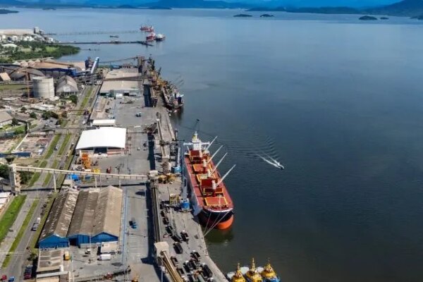 Porto de Paranaguá investe R$ 6,8 bilhões e fortalece comércio com a Alemanha