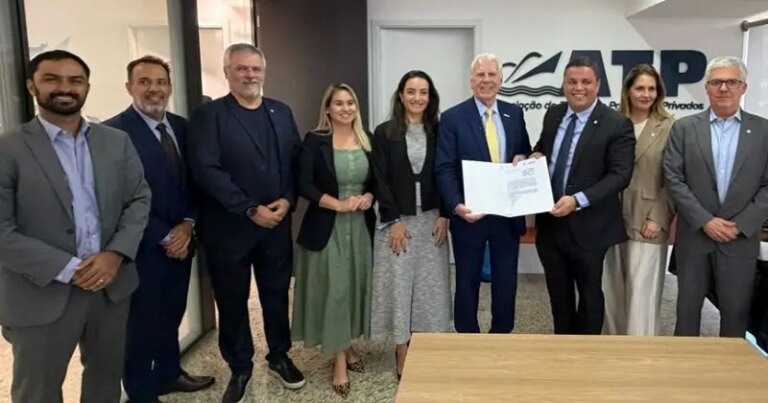 ATP e ABANI firmam acordo para garantir acesso hidroviário a portos e aprimorar concessões no Brasil