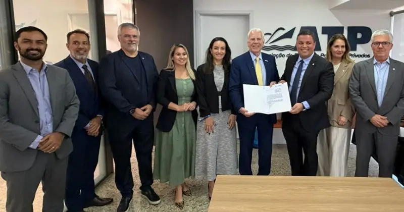 ATP e ABANI firmam acordo para garantir acesso hidroviário a portos e aprimorar concessões no Brasil