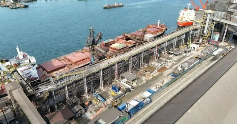 CLI inicia operação de novo shiploader no Porto de Santos e amplia embarque de grãos
