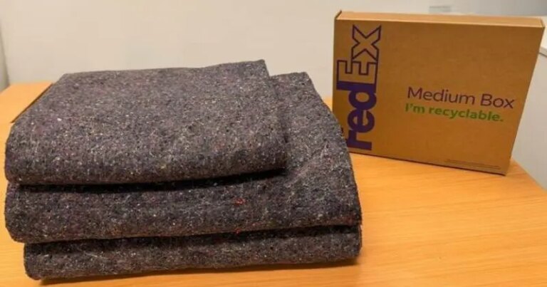 FedEx transforma uniformes em mais de 6 mil cobertores com programa de reciclagem