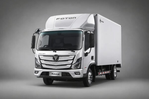 Linha 2027 dos caminhões leves Foton Aumark ganha nova cabine e opção de transmissão automatizada