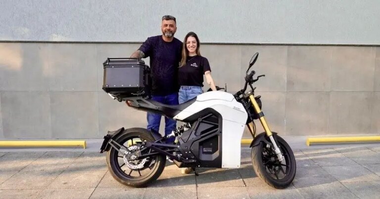 Parceria no delivery: Auper e PP Logística testam moto elétrica em entregas de aplicativo por São Paulo