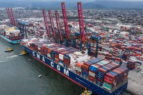 Santos Brasil amplia capacidade do Tecon Santos e inicia operação remota de RTGs elétricos