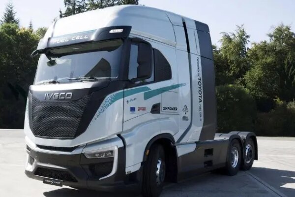 IVECO e Toyota desenvolvem caminhões a hidrogênio de nova geração por meio do projeto EMPOWER